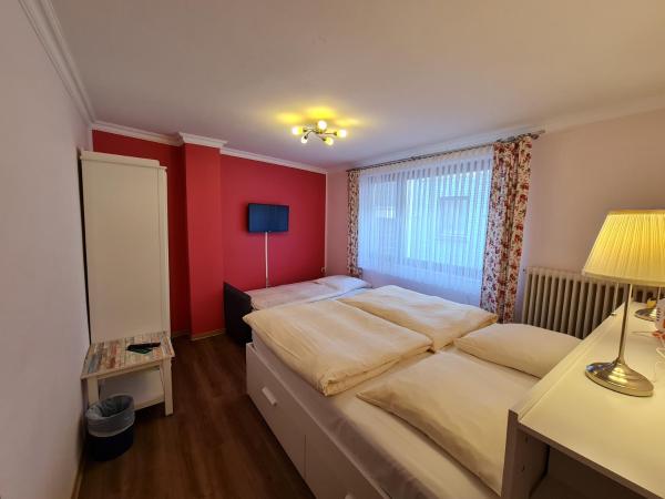 Hotel Heldt : photo 7 de la chambre chambre quadruple (4 adultes)