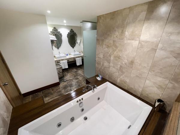 Kaya Izmir Thermal & Convention : photo 7 de la chambre suite lit king-size