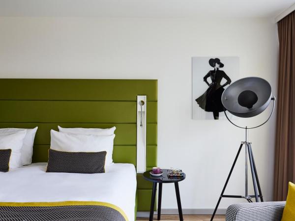 Hotel Indigo - Dusseldorf - Victoriaplatz, an IHG Hotel : photo 2 de la chambre chambre exécutive lit king-size - non-fumeurs