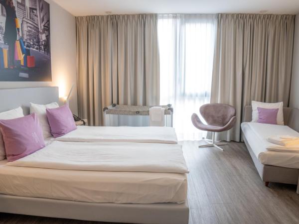 Hotel City Lugano : photo 1 de la chambre chambre familiale avec 2 chambres séparées (non communicantes)