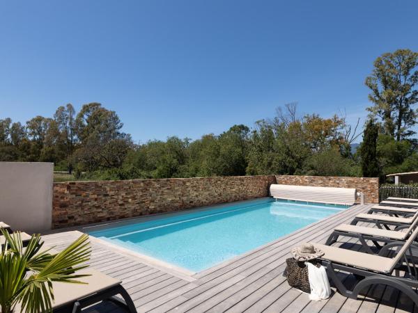 Résidence I Levri : photo 7 de la chambre appartement - vue sur piscine