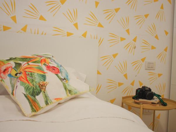 Sa Prazza GuestHouse : photo 1 de la chambre chambre double avec salle de bains privative