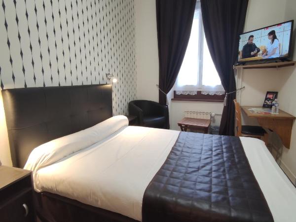 Hotel Angleterre : photo 7 de la chambre chambre double deluxe (2 adultes + 1 enfant)