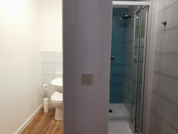 Castilho 63 Hostel & Suites : photo 3 de la chambre lit dans dortoir féminin de 12 lits