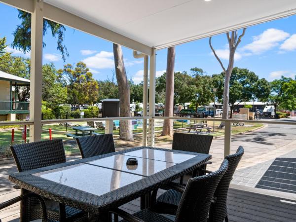 Levi Adelaide Holiday Park : photo 8 de la chambre villa 2 chambres :