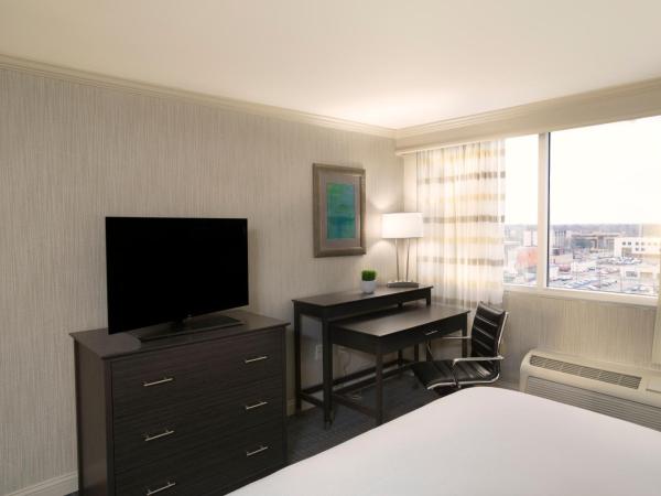 Holiday Inn Columbus Dwtn-Capitol Square, an IHG Hotel : photo 6 de la chambre suite 1 chambre lit king-size