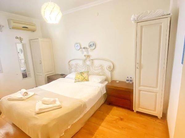 Bodrum Sade Pension : photo 6 de la chambre chambre familiale (5 adultes)