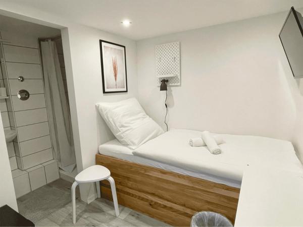 Schlafkonzept Hannover : photo 2 de la chambre chambre simple avec salle de bains 