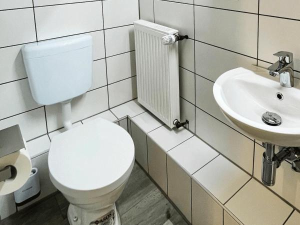 Schlafkonzept Hannover : photo 8 de la chambre chambre simple avec salle de bains 