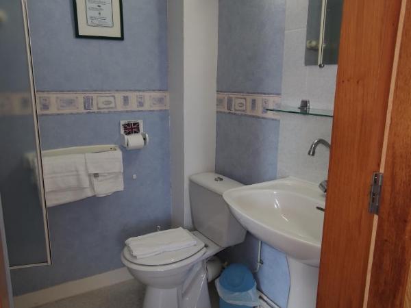 Hotel Angleterre : photo 5 de la chambre chambre double deluxe (2 adultes + 1 enfant)