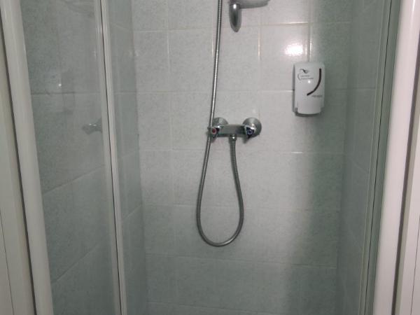 Hotel Angleterre : photo 2 de la chambre chambre double