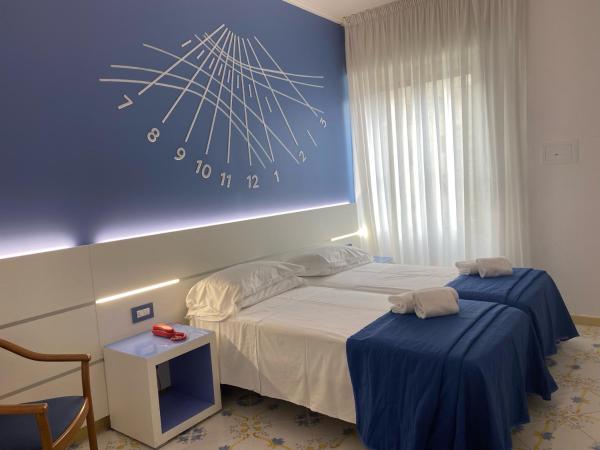 Hotel La Meridiana : photo 3 de la chambre chambre double ou lits jumeaux