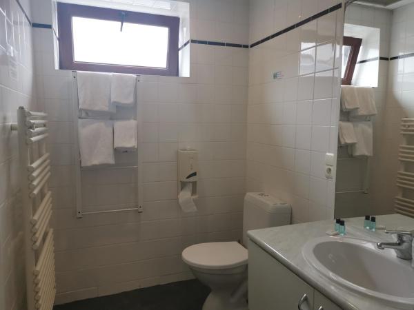 Hotel Albert II Oostende : photo 4 de la chambre chambre double confort avec douche