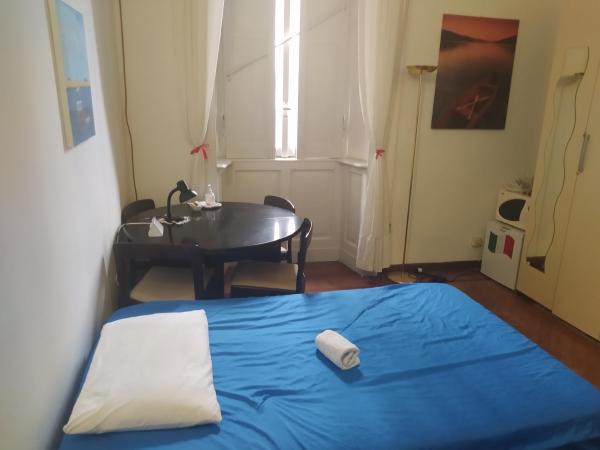 1Room in Milan : photo 5 de la chambre chambre simple avec salle de bains commune