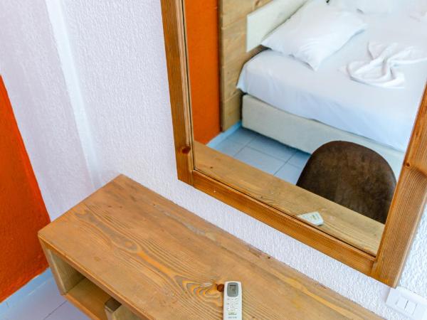 Simple Hotel Hersonissos Blue : photo 2 de la chambre chambre quadruple