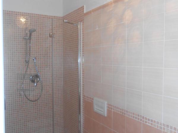 Gino's House : photo 9 de la chambre chambre lits jumeaux avec salle de bains