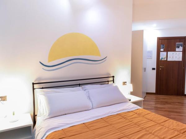B&B Amalfi Coast Salerno : photo 7 de la chambre chambre double avec salle de bains privative
