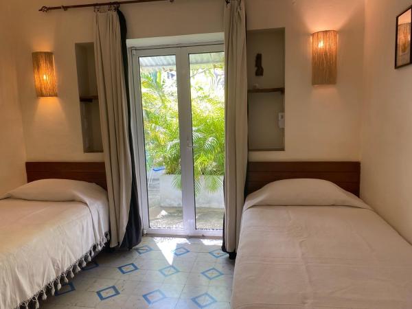 Hotel La Piazzetta : photo 9 de la chambre chambre lits jumeaux standard