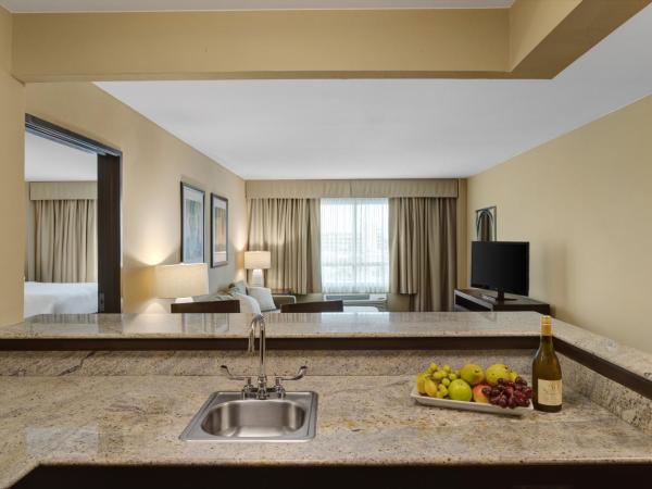Crowne Plaza Houston Galleria Area, an IHG Hotel : photo 2 de la chambre suite 1 chambre avec 2 lits queen-size