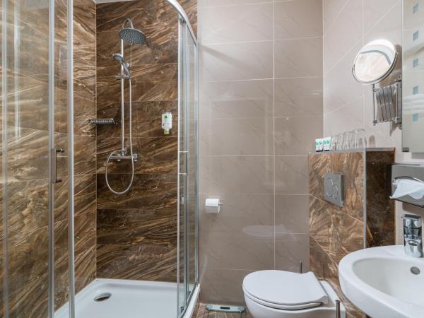 Best Western Plus Celebrity Suites : photo 6 de la chambre suite familiale avec 2 chambres et balcon