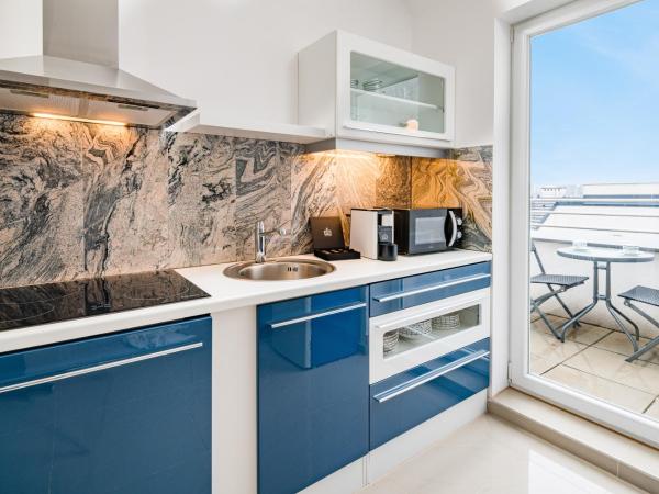 Best Western Plus Celebrity Suites : photo 5 de la chambre suite familiale avec 2 chambres et balcon