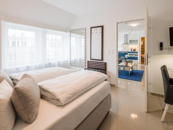 Best Western Plus Celebrity Suites : photo 8 de la chambre suite deluxe avec lit king-size