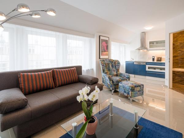 Best Western Plus Celebrity Suites : photo 5 de la chambre suite deluxe avec lit king-size