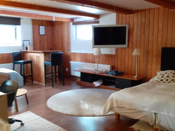 Room in Villa Emilia : photo 1 de la chambre chambre triple Économique