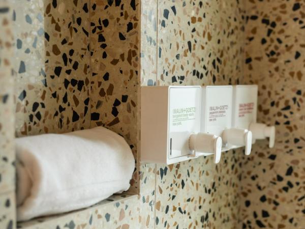 The Drake Hotel : photo 3 de la chambre chambre lit queen-size - aile moderne