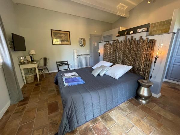 La Singulière : photo 1 de la chambre chambre double avec salle de bains privative