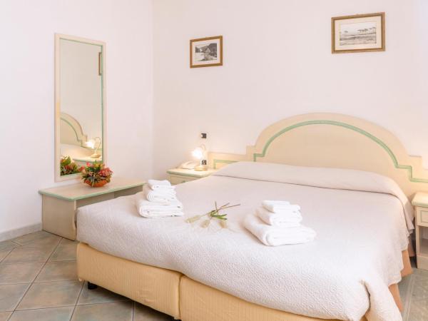 Hotel Cavour : photo 2 de la chambre chambre double ou lits jumeaux