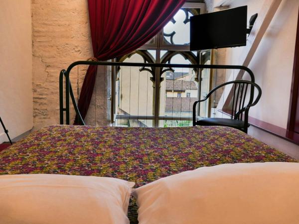 Hôtel Jean XXII : photo 2 de la chambre chambre triple