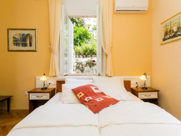 Rooms Posat : photo 2 de la chambre chambre double – vue sur ville