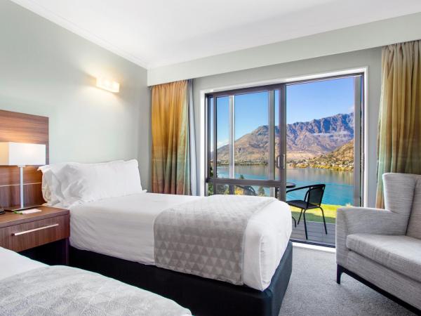 Holiday Inn Queenstown Frankton Road, an IHG Hotel : photo 8 de la chambre chambre standard - vue sur lac