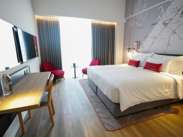 IntercityHotel Dubai Jaddaf Waterfront : photo 2 de la chambre chambre lit king-size supérieure (15 % de réduction sur nourriture et boissons et service de navette vers festival city mall)