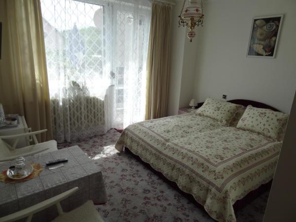 Pension Villa Hany : photo 7 de la chambre suite 2 chambres avec balcon