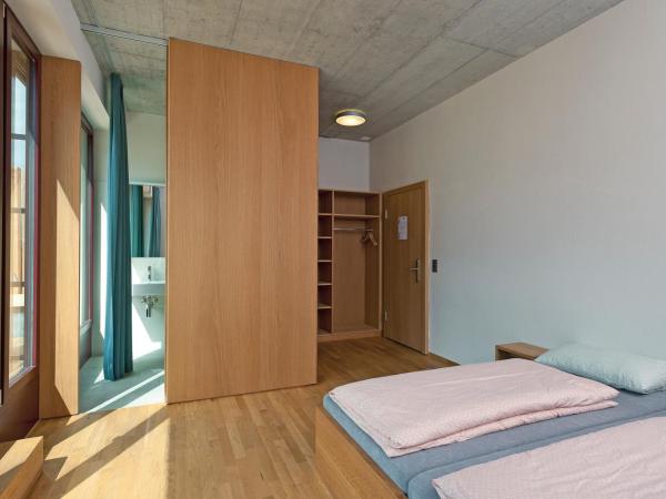 Interlaken Youth Hostel : photo 1 de la chambre chambre double avec balcon