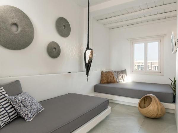 A Hotel Mykonos : photo 5 de la chambre suite familiale supérieure avec piscine privée