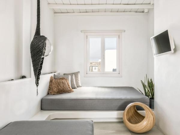 A Hotel Mykonos : photo 6 de la chambre suite familiale supérieure avec piscine privée