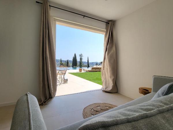 Ideal BnB : photo 5 de la chambre appartement premium avec piscine