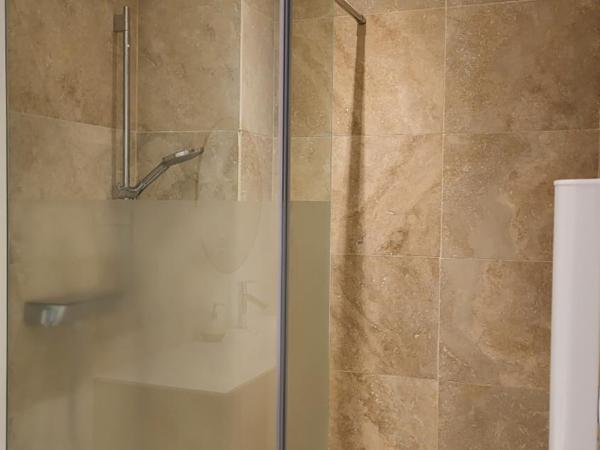 Ideal BnB : photo 7 de la chambre appartement premium avec piscine