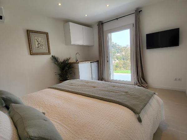 Ideal BnB : photo 7 de la chambre appartement avec terrasse et piscine