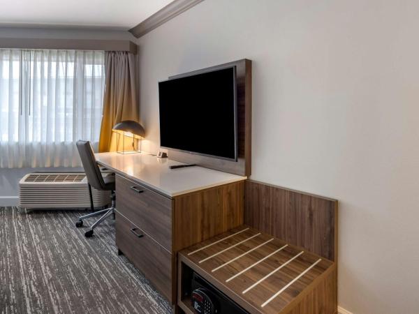 Best Western Premier Denver East : photo 5 de la chambre chambre avec 2 lits queen-size - douche uniquement