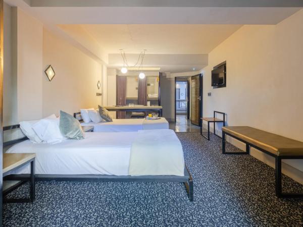 Prodeo Hotel + Lounge : photo 4 de la chambre chambre lits jumeaux supérieure