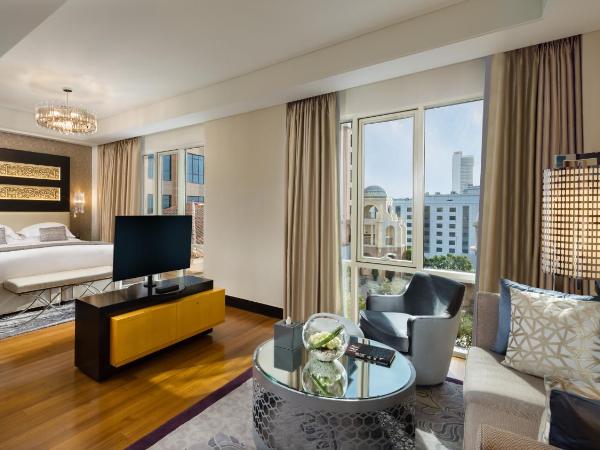 Kempinski Hotel Mall of the Emirates, Dubai : photo 3 de la chambre suite d'angle - accès pour 2 personnes au snow park de ski dubaï - accès au salon avec goûter - cocktails en soirée - rafraîchissements sans alcool et canapés