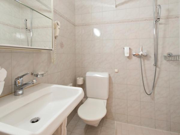 Berghotel Randolins : photo 3 de la chambre double room swiss pine