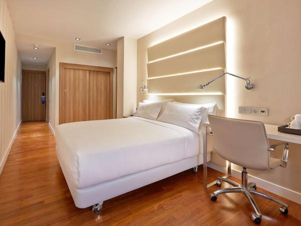 NH Barcelona Les Corts : photo 5 de la chambre chambre double ou lits jumeaux standard