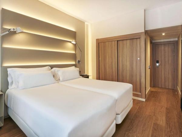 NH Sants Barcelona : photo 8 de la chambre chambre double ou lits jumeaux standard