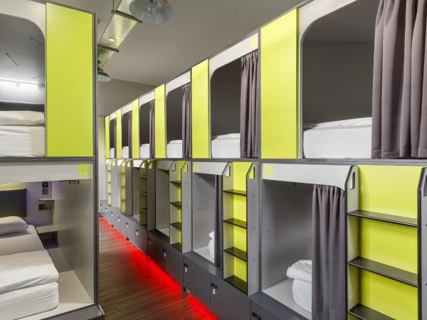 Kick Ass Grassmarket (18+) : photo 8 de la chambre lit capsule dans dortoir mixte de 20 lits