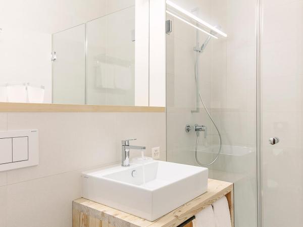 Berghotel Randolins : photo 4 de la chambre chambre double sud